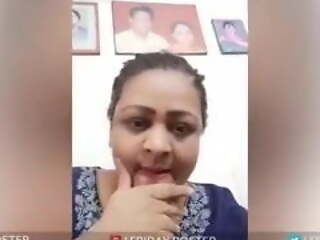 Shakeela Mallu Wants To Show The brush Chunky Boobs On Gupchup