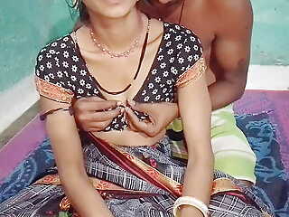 Hot sexy Padosan bhabhi ki chudai videos Padosan bhabhi ko kiss kiya aur jamkar chudai Kiya fir bhabhi ne apni jhante saaf ki
