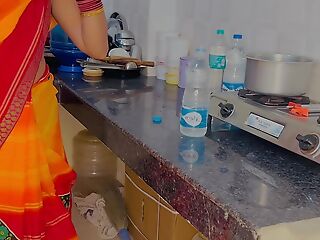 javaan bahu ko sasur ji ne ghar ki kitchen par akela paakar kiya sex daughter-in-law within reach home kitchen fucking after getting alone