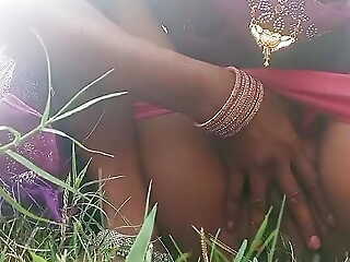 desi bhabhi jangal me mangal fingering video