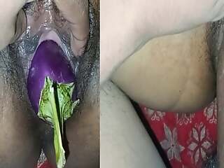 Tamil bhabhi&#039;s pussy was tight by penetrating the brinjal and breaking the seal be worthwhile for the pussy, then fucked just about a thick cock