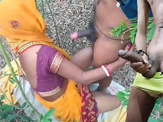 Bhaiya bhabhi ko jungle me chut chod ke bf videos made and made viral.